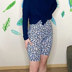 High waisted Microfiber bike shorts in blueberry leopard